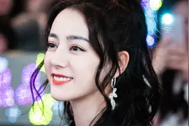 你是我的荣耀：晶晶送婆婆的礼物，只有明星送得起，一秒搞定婆婆图片