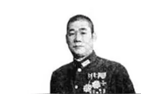 自称是“半个英雄”，敢将日军绑树上练刺刀，蒋介石对他恨之入骨图片
