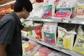 内行人买面粉，不只看价格，认准面袋“一行字”，挑出劲道好面粉图片