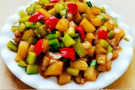 家常版炒三丁怎么做？用简单的方法做好吃的美食，既实惠又美味！图片