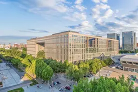 北航清退404名研究生，进了名校却毕不了业，原因让人警惕。图片