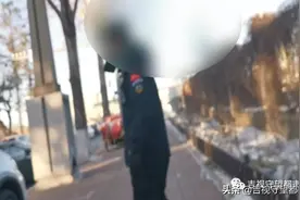 医院门前公共车位“被出租”，神秘收费人自称“吉大一院保安”图片