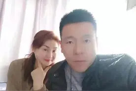 60后阿姨，二婚嫁80后小伙，女儿比老公大两岁，六年后依旧幸福图片