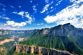 中国发现一个“井底村”，与世隔绝数千年，出行要靠爬梯子图片