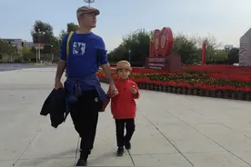 中国军人家庭孩子的喜与悲图片