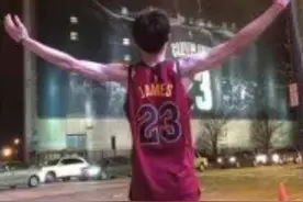 公然碰瓷马龙张继科，《荣耀乒乓》人设崩塌，这年头编剧脑子呢？图片