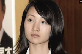 直击安倍身边的“贴身”第一女保镖，长相十分甜美图片