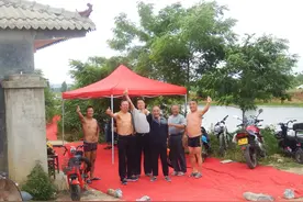 游泳基地＂靖宇湖＂图片