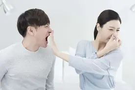 “口臭”可别大意，可能和胃癌有关，这地方发臭得小心了！图片
