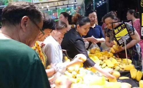 新客户引流困难，老客户复购率低？水果店一个拼团活动搞定客流