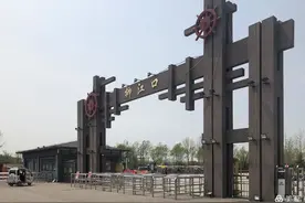 千年柳江口图片