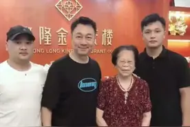 59岁刘青云满面皱纹留白胡子，和黎耀祥同场无人识，影帝不如视帝图片
