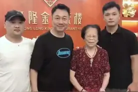 59岁刘青云满面皱纹留白胡子，和黎耀祥同场无人识，影帝不如视帝图片