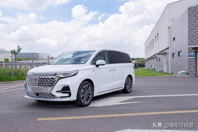 新车｜售18.88-25.38万元 2022款荣威iMAX8正式上市