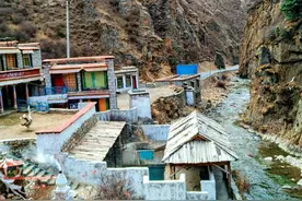 鲜为人知的“世界第一热泉”，海拔高达4600米，外来游客敢泡吗？图片