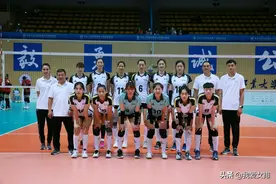 朱婷场边送水递毛巾！河南女排主帅：本届全运会她不会上场图片