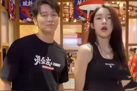 李晨与网红跳舞，42岁生活依旧丰富多彩，分手以后玩得更嗨了图片