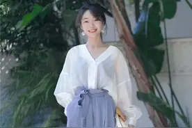 夏天穿阔腿裤，这样来搭鞋子、配上衣，既遮肉显高，又时髦高级图片