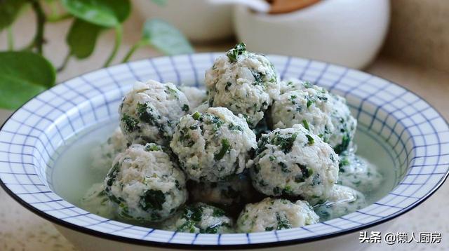 天冷爱吃这道菜，教你马蹄猪肉丸子的做法，猪肉肥瘦选择有小窍门