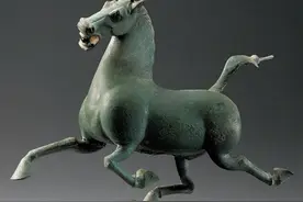 国宝“马踏飞燕”踏的是燕子吗？专家：踏的是匈奴王冠上的鹰图片