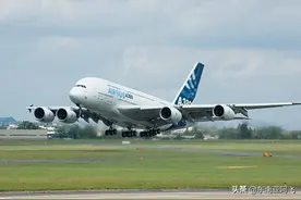 大量飞机无法飞行，航空公司急了，没乘客，没收入，还能怎么办？图片