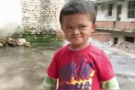 “小马云”被解约抛弃回家，向拍摄者张口要钱，疑已辍学近况堪忧图片