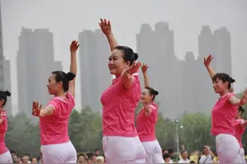 河南男孩流浪四年，摄影师偶然拍下，堂哥：“我在抖音刷到了他”图片