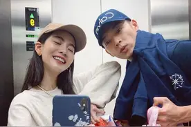 曾之乔晒在老家八五山赏樱照，新婚燕尔跟老公秀恩爱，空气都甜了图片