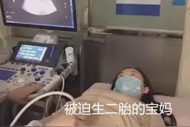 10男孩求家人生二胎，产检时比爸爸还积极：被爱的娃什么都不怕图片