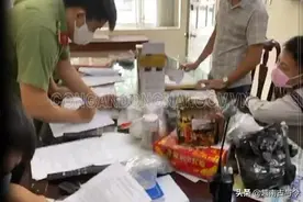 越南警方严查使用违禁品，查获非法制作鞭炮案，嫌疑人获利35万盾图片