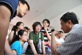 家长：老师辛苦了！教师如何“高情商”回复？每个字都有学问图片