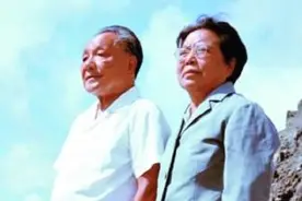 邓小平之妻卓琳：北大物理系高材生，曾两度拒绝求婚，后携手58载图片