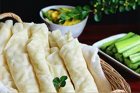 能卷万物的河南特色面食-水烙馍，口感筋道软乎，卷菜卷肉都好吃图片