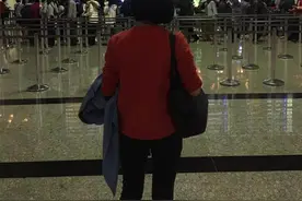 埋伏笔？“最大遗珠”美女“蓝委”离台留言：很快回来图片