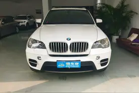 26万买台13款X5，底盘像筛子，检测师：恭喜你，这是真宝马图片