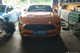 2万多公里的福特野马还卖32万？小哥：开惯了，开其他车咳嗽图片
