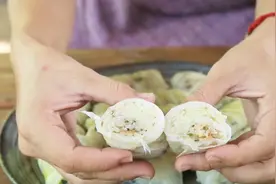 鸡胸肉太柴了不入味怎么办？农村巧妇柿子椒蒸肉太美味！视频封面