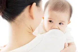 宝宝从小“经常抱”和“没人抱”，长大之后差距明显，建议收藏图片