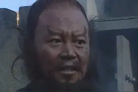 李逵天不怕地不怕，怒起来连宋江都敢砍，为什么从不敢招惹武松？图片