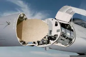 被火控雷达锁定，战机就真的逃不掉？王牌飞行员将不可能变为可能图片