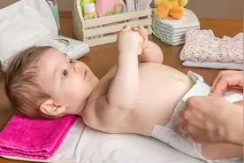 宝宝红屁股、长湿疹了，怎么办？事关孩子的发育，可别乱用婴儿霜图片