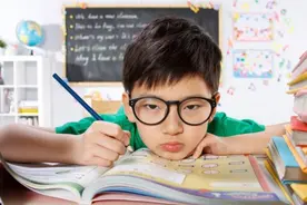 家长的错误行为，会影响到孩子对学习的兴趣，培养学生也要有策略图片
