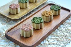 中秋节新宠，网红流心米月饼，不用烤箱也能做，入口即化真好吃图片