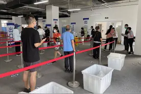 顺义区强化首都机场周边防疫措施，分批对重点人群进行核酸检测图片
