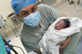 恭喜！主持人朱桢二婚娇妻生2胎，首晒儿子正脸！前妻却至今独身图片