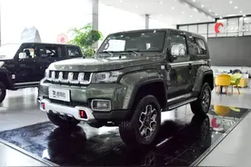 空间大，造型方正，搭配四驱系统，带你看北京BJ40图片