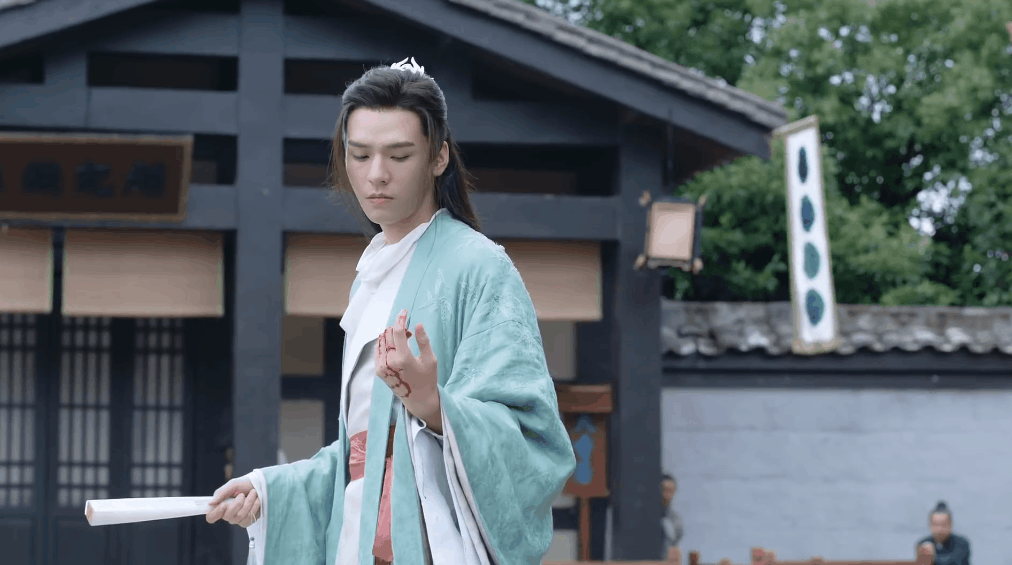 国产剧新晋网红人设，这些疯批美人要上位