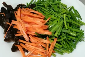 冷冻鸡脯肉怎样做更入味？用这种方法，滑嫩鲜香又下饭，做法简单图片