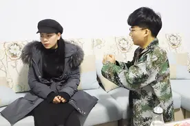 农民工儿子高考690分考上清华，向包工头借一万被拒，三天后乐了视频封面