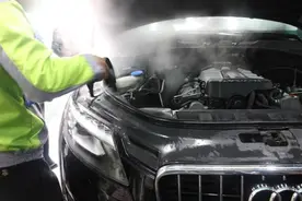 汽车被雨淋过以后，还需要洗车吗？图片